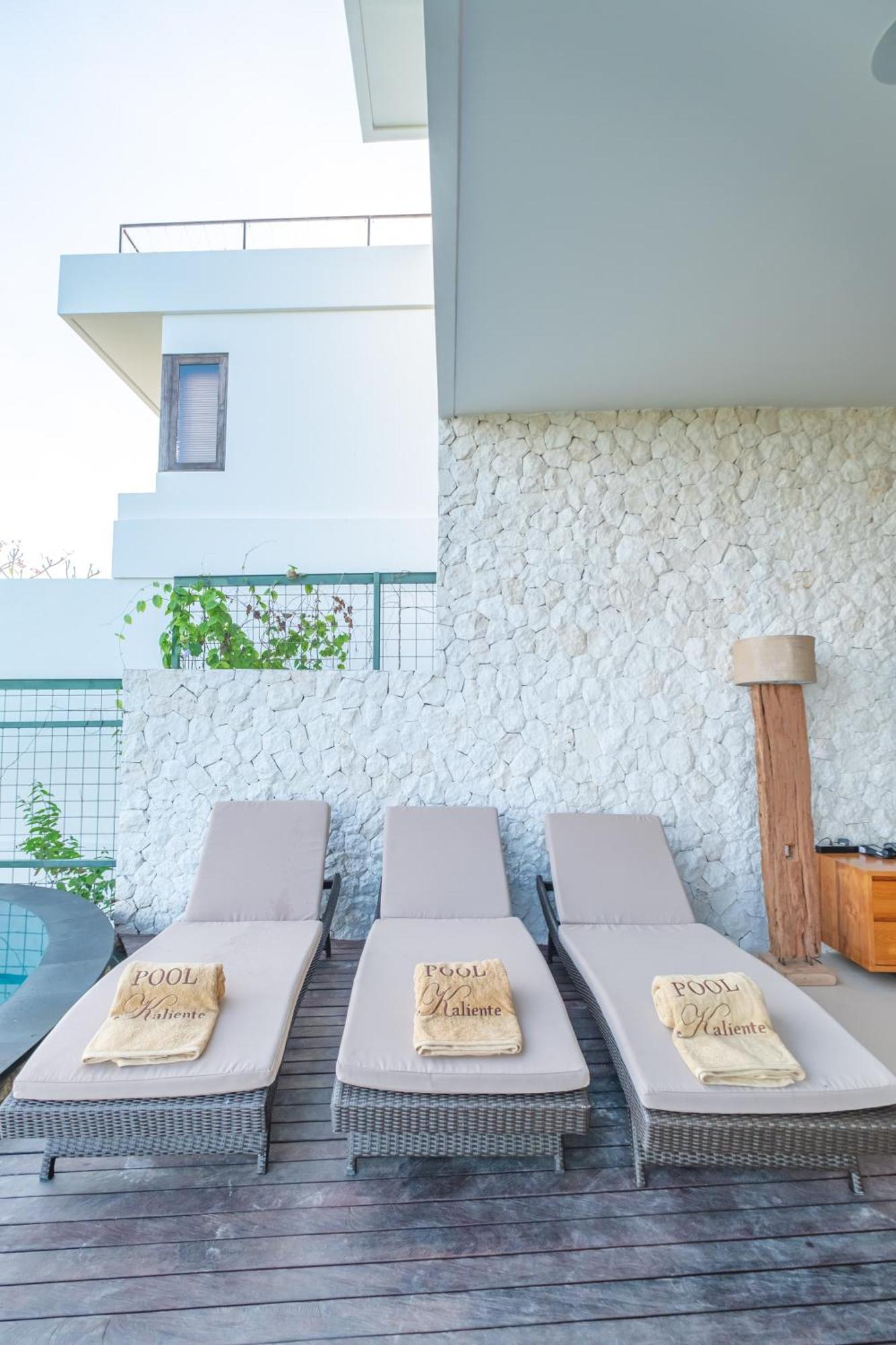 Villa Kaliente Toyapakeh Екстер'єр фото